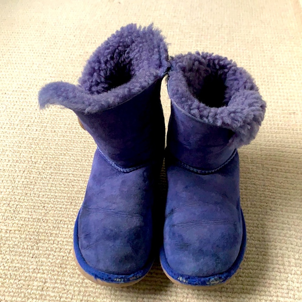 UGG Bailey Button